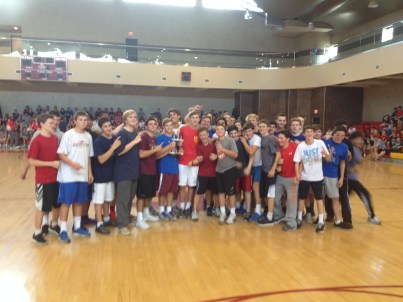 The 2H Harpooners celebrate their Sophomore Spirit Day victory.